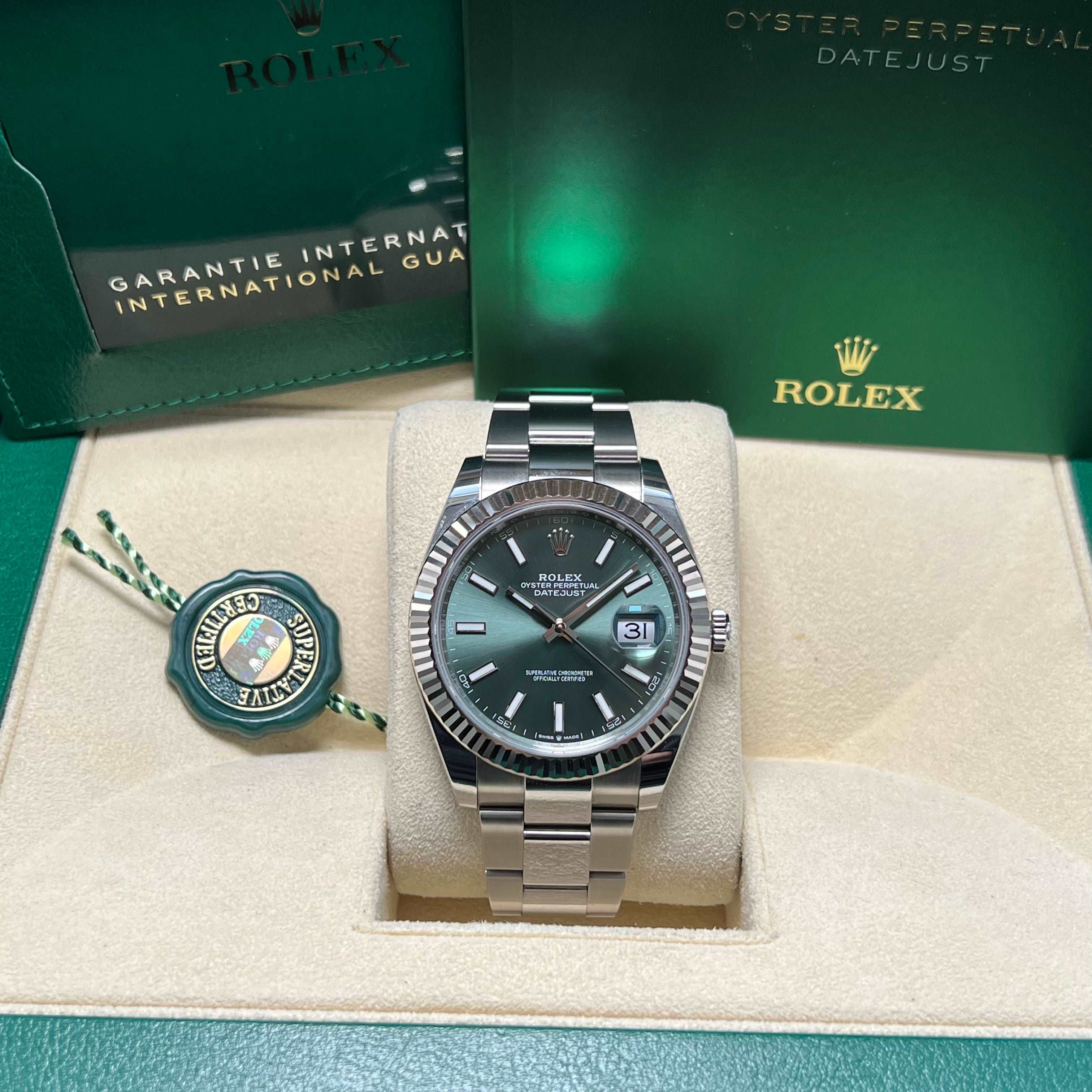 Datejust 41 hotsell green dial