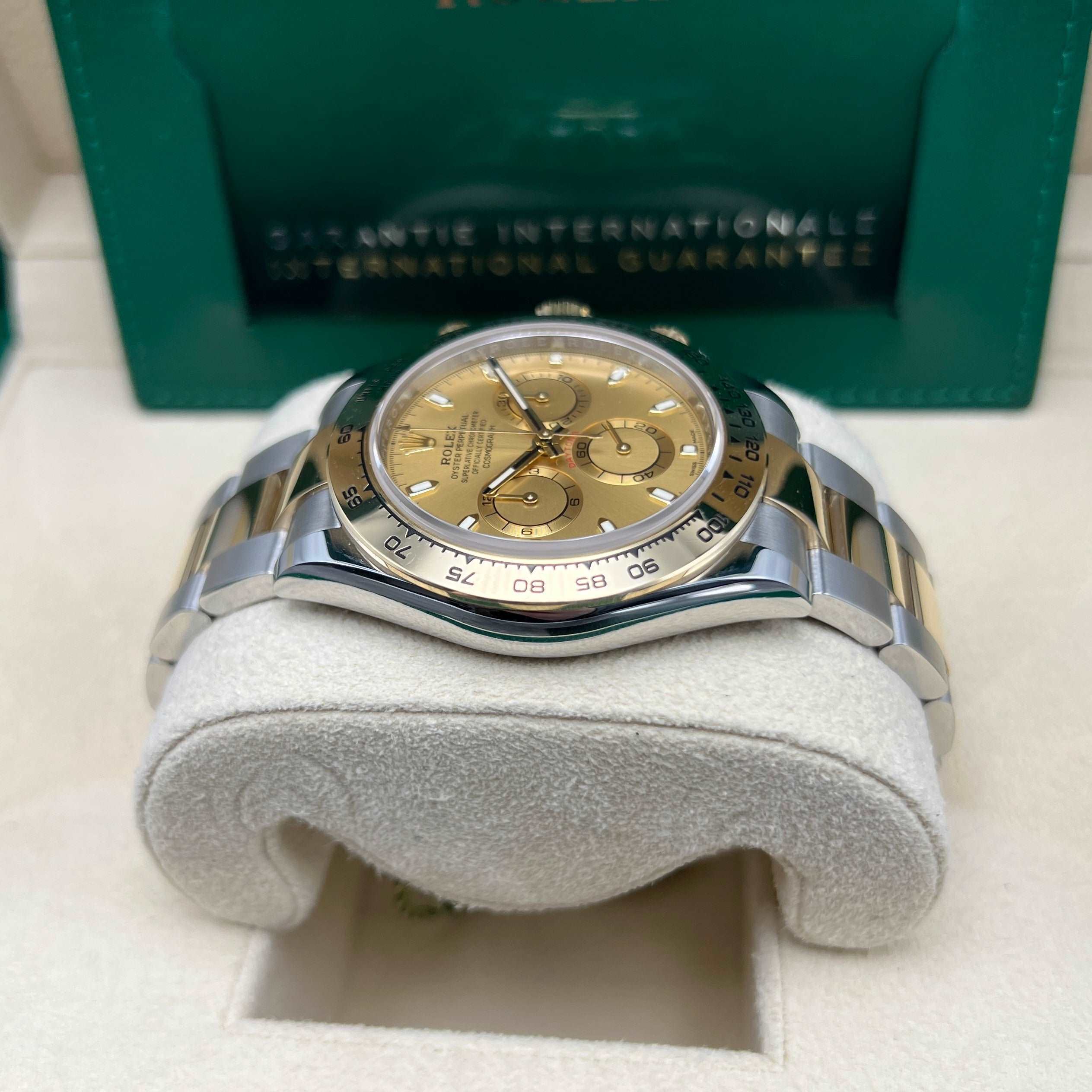 Cosmograph Daytona 116503 (Champagne Dial) Chronofinder Ltd