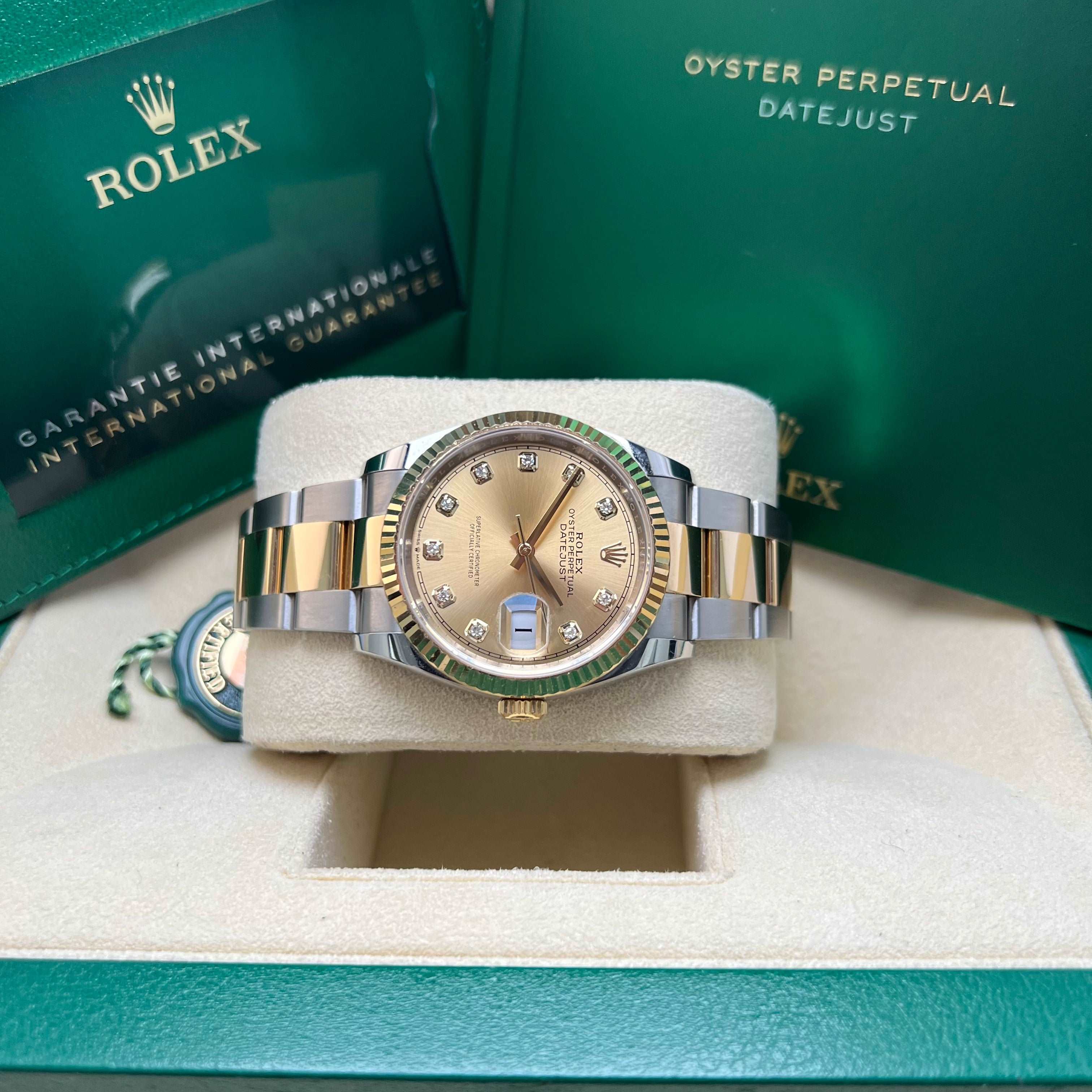 Datejust 36 126233 (Champagne Diamond Dial) Chronofinder Ltd