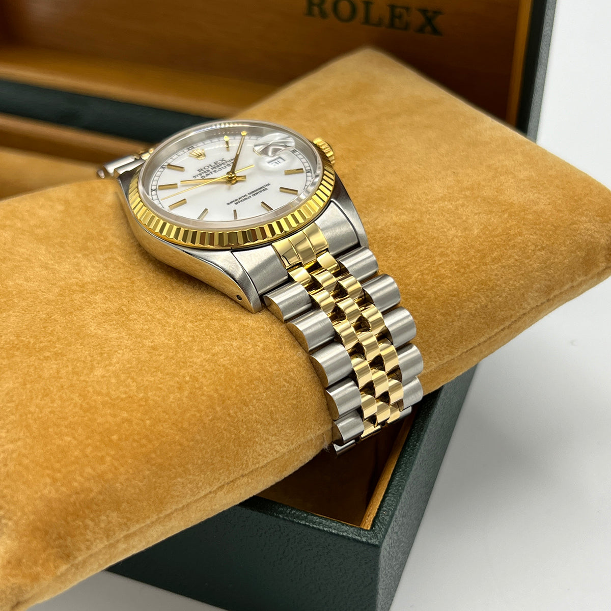 Datejust 36 16233 (White Baton Dial) Chronofinder Ltd