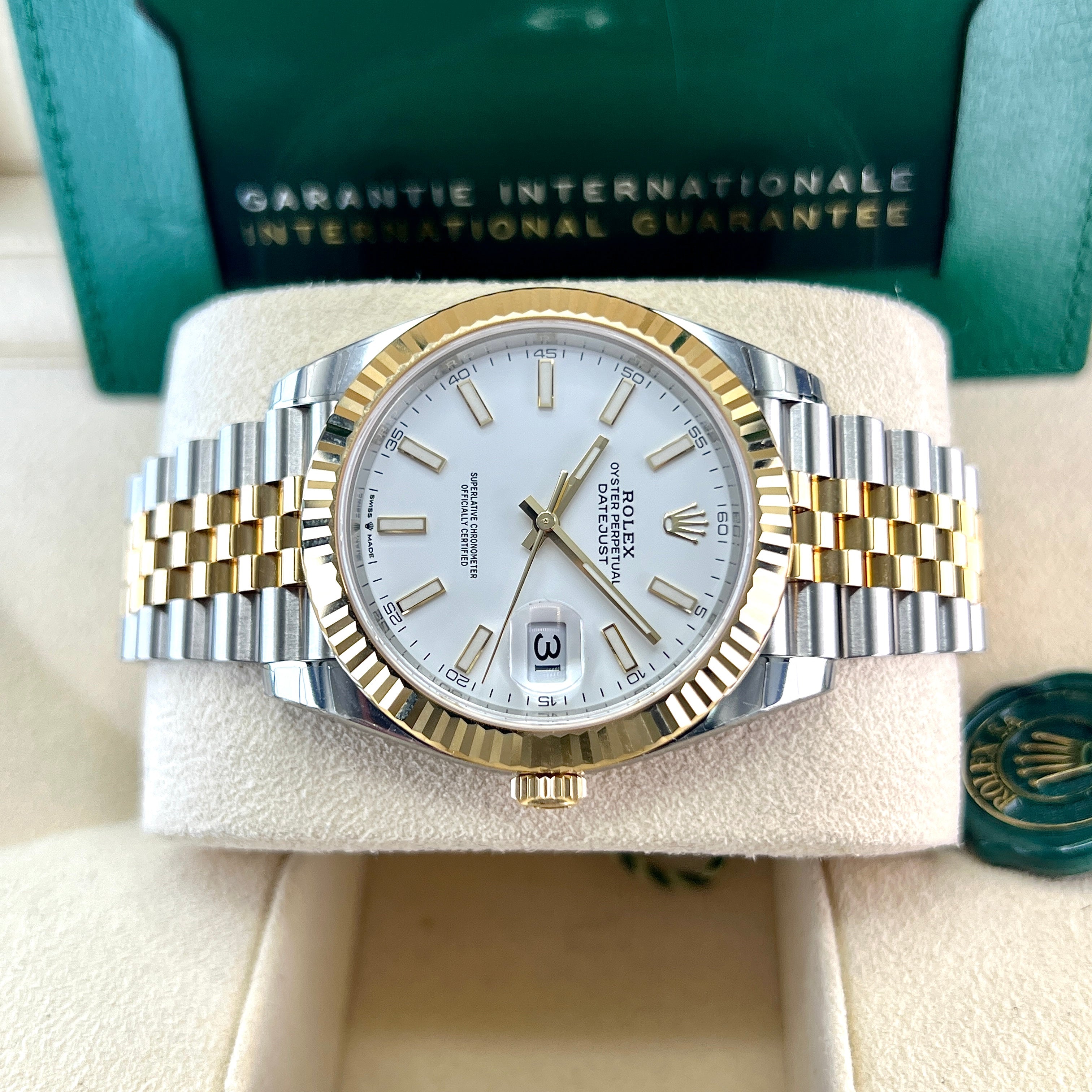 Datejust 41 126333 (White Baton Dial - Jubilee) Chronofinder Ltd