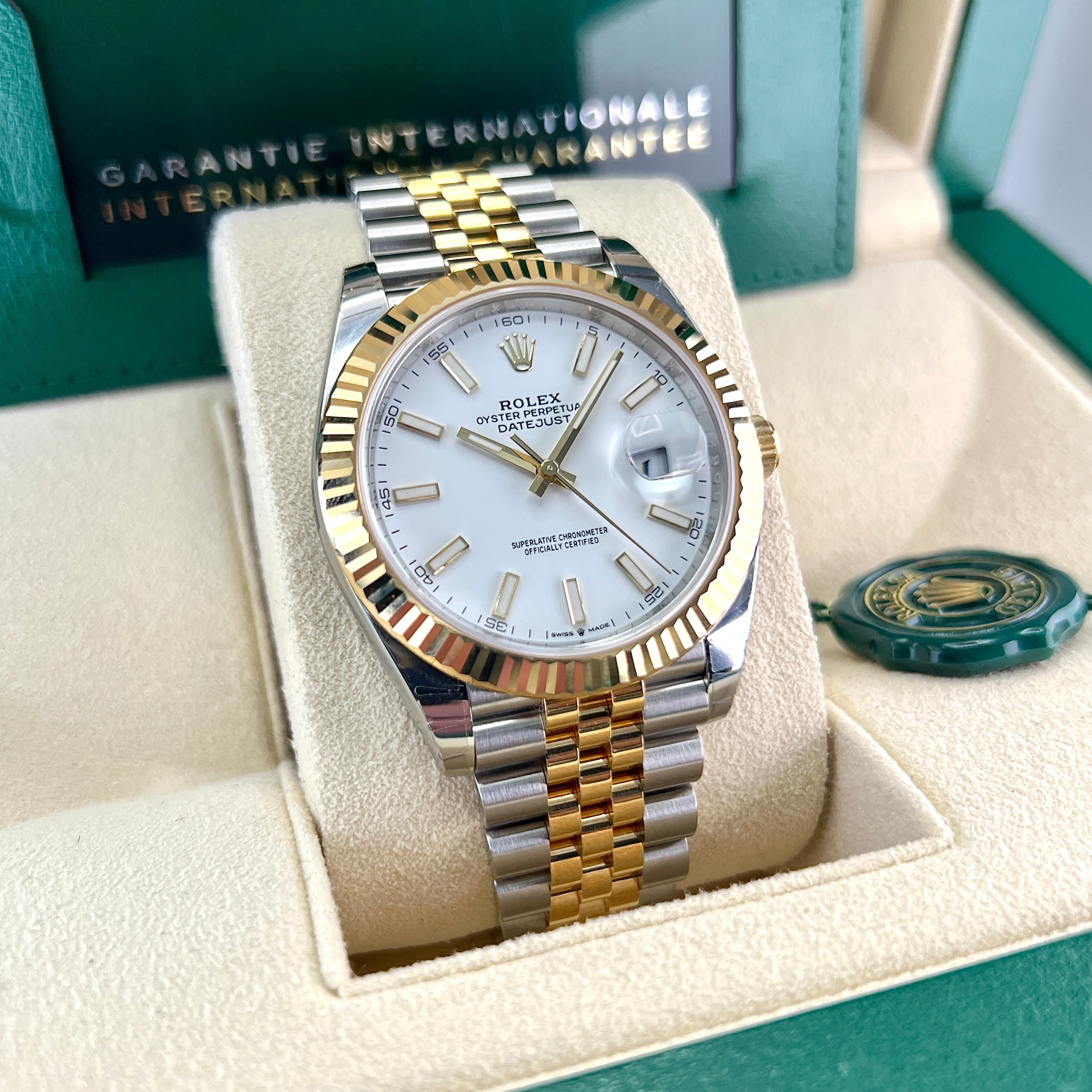 Datejust 41 126333 (White Baton Dial - Jubilee) Chronofinder Ltd