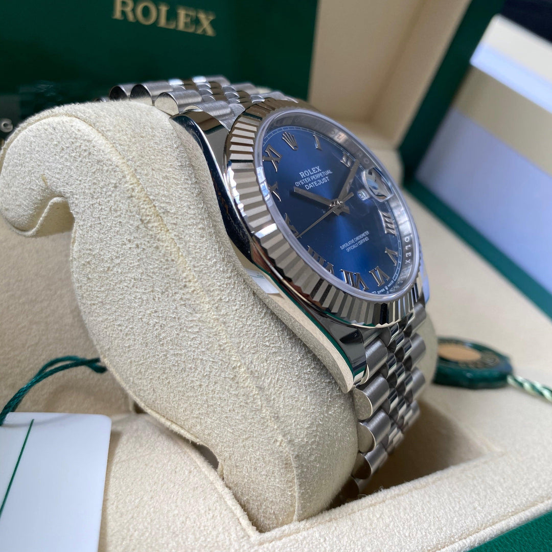 Rolex Datejust 41 Blue Dial Jubilee Bracelet Men's Watch 126300 :  Amazon.in: Fashion