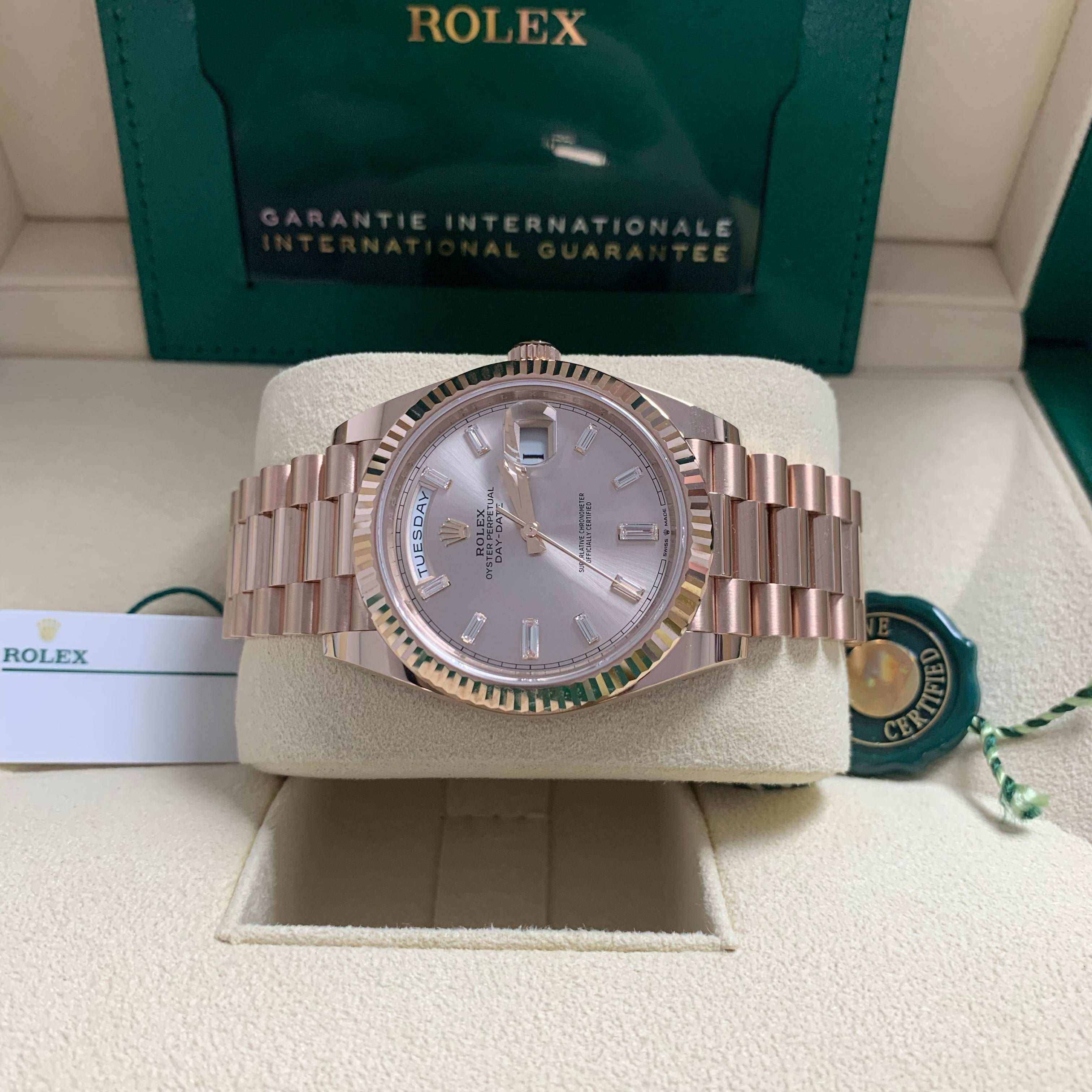 Rolex Day-Date 40 228235 Sundust Baguette Diamond Dial luxury watch