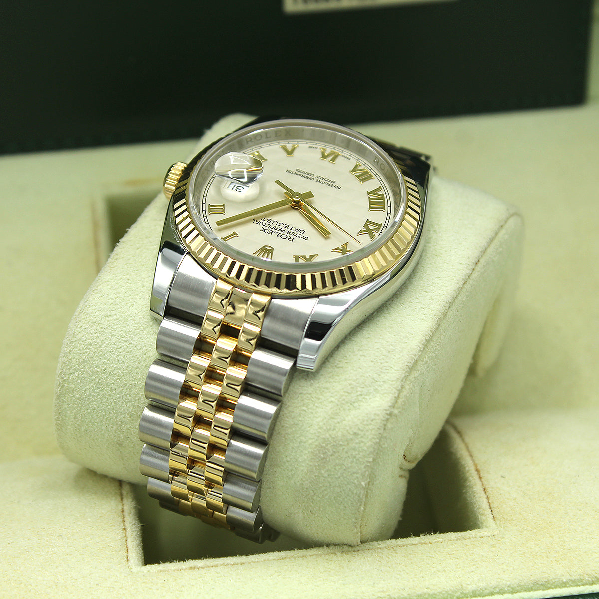 Datejust 36 116233 (Ivory Pyramid Roman Numeral Dial)