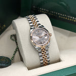 Load image into Gallery viewer, Lady-Datejust 28mm 279171 (Sundust Rose Baton Dial) Chronofinder Ltd
