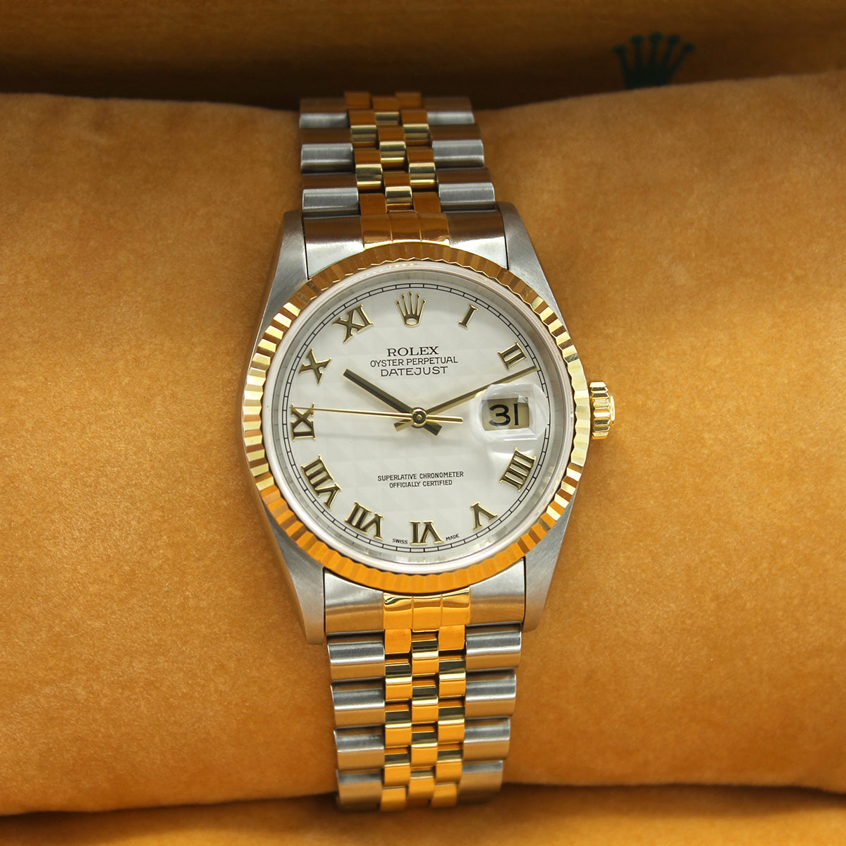 Datejust 36 16233 (Ivory Pyramid Dial)