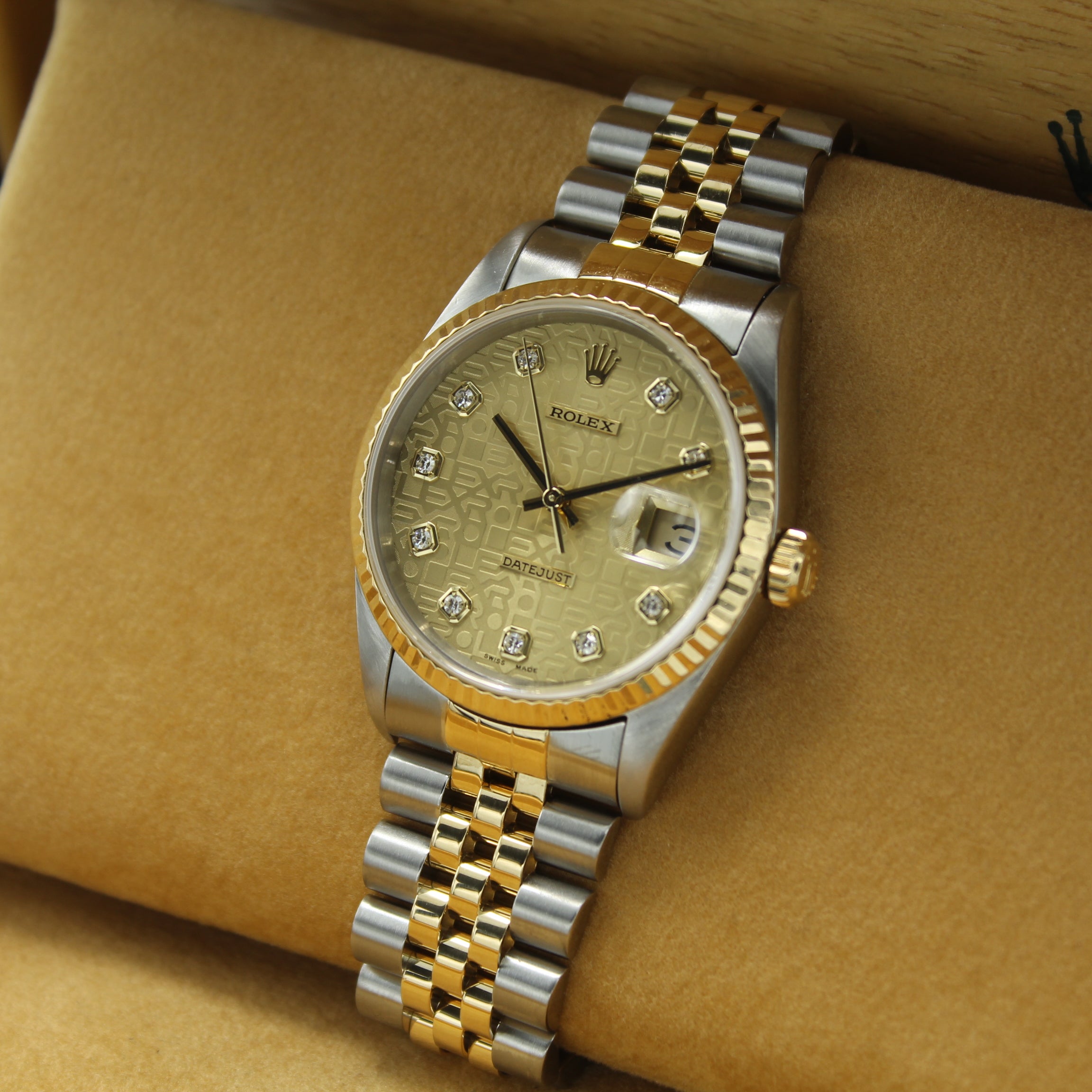 Datejust 36 16233 (Champagne Jubilee Diamond Dial)