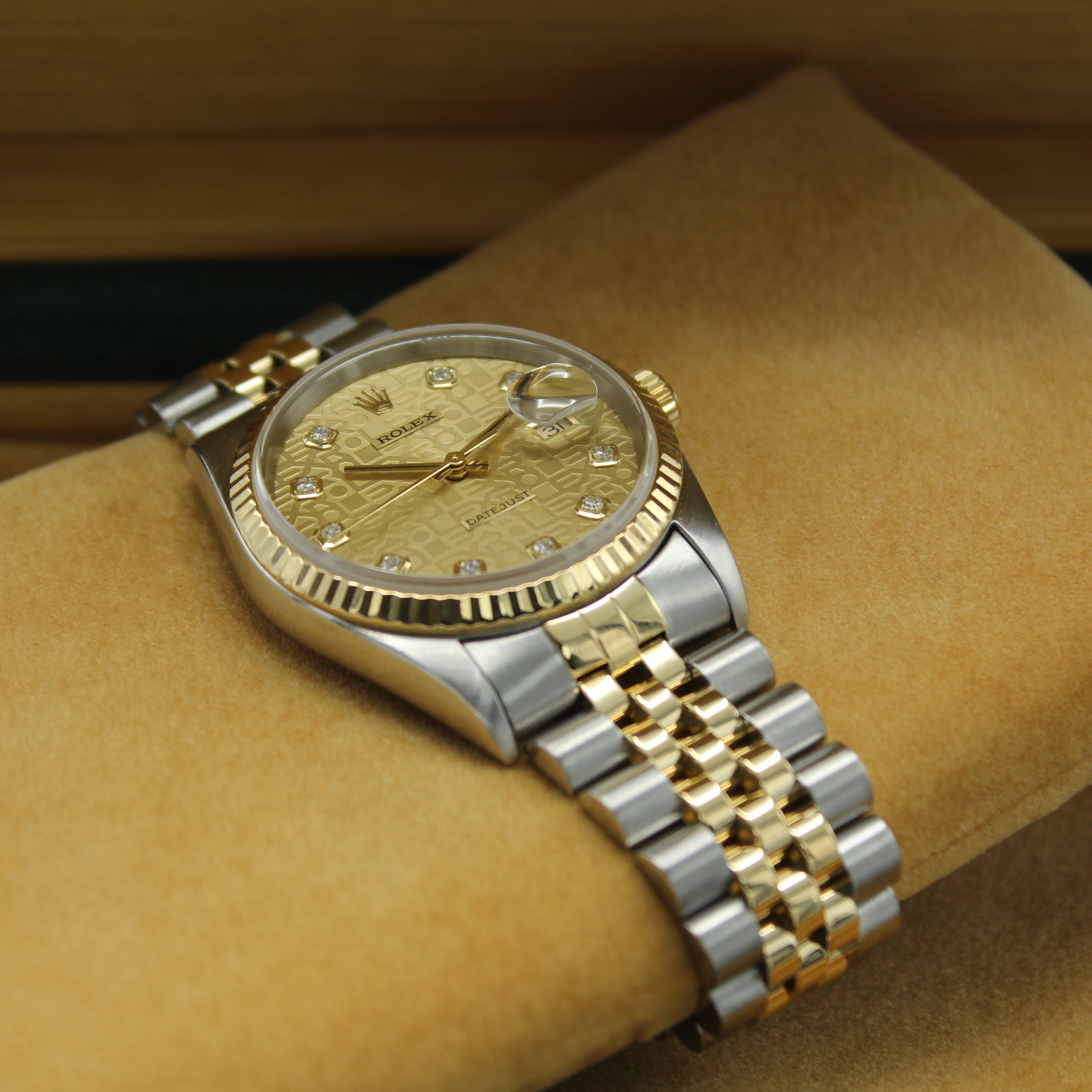 Datejust 36 16233 (Champagne Jubilee Diamond Dial)