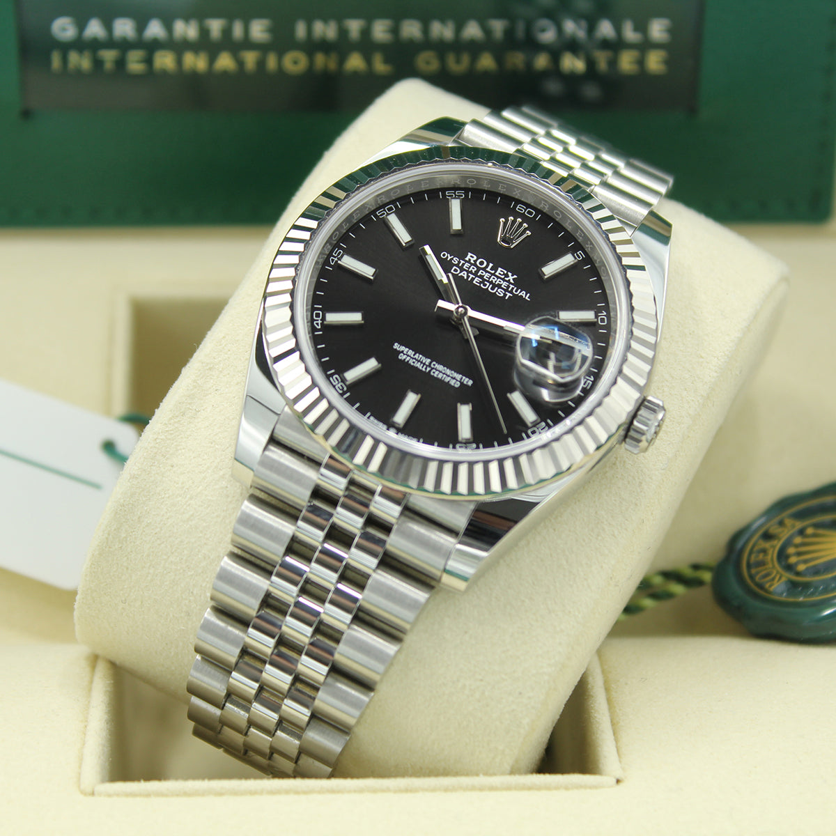 Datejust 41 126334 (Black Baton Dial)