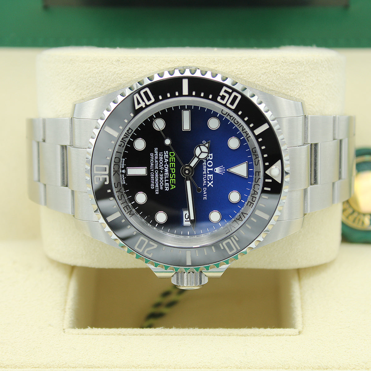 Sea-Dweller Deepsea 136660 (James Cameron D-Blue Dial)