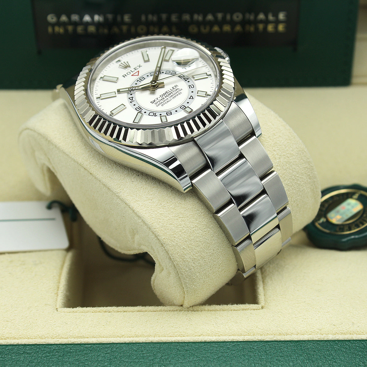 Sky-Dweller 326934 (White Dial)