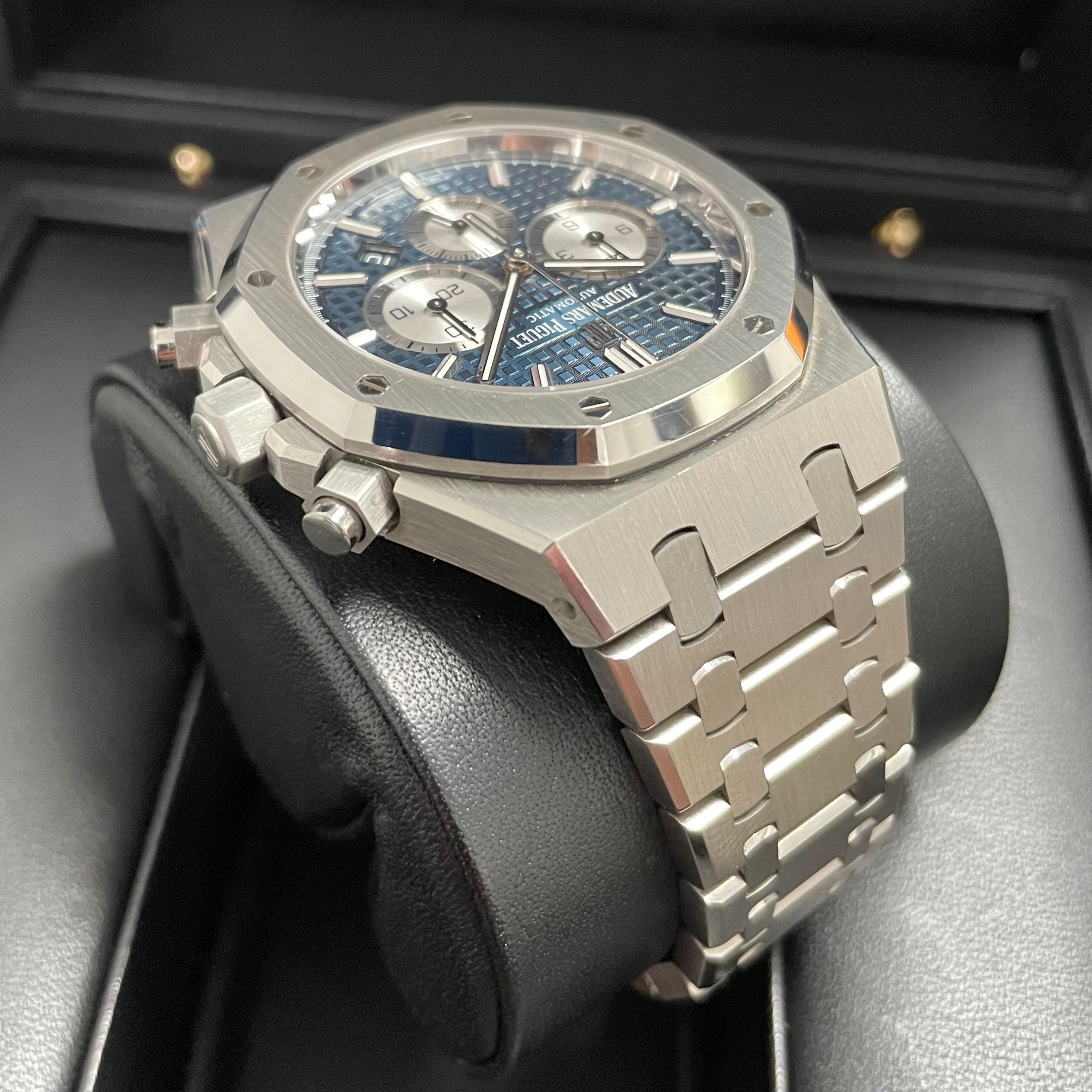 Royal Oak Chronograph 26331ST.OO.1220ST.01 (Blue Dial) Chronofinder Ltd