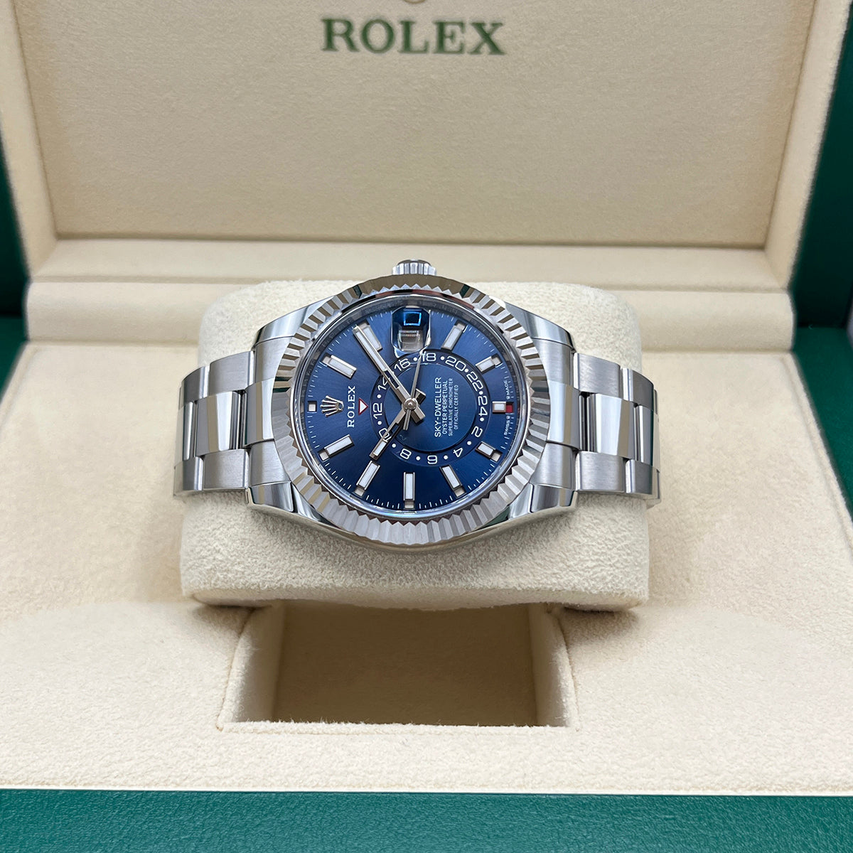 Sky-Dweller 336934 (Blue Dial) Chronofinder Ltd