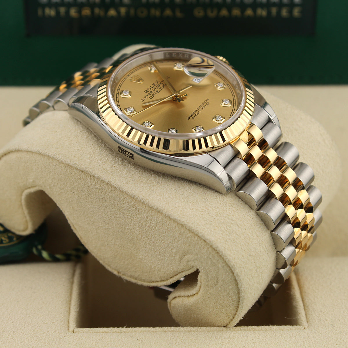 Datejust 36 126233 (Champagne Diamond Dial)