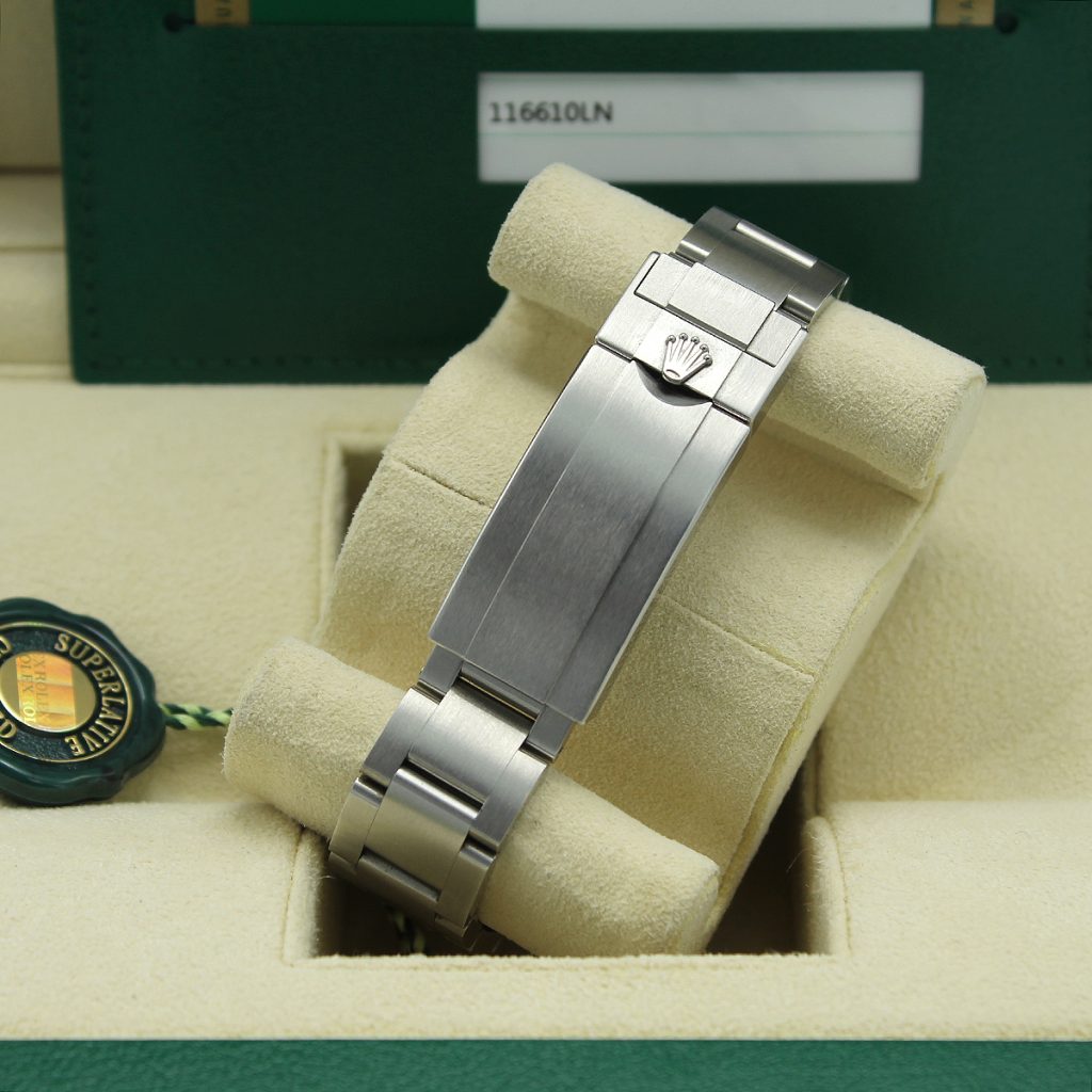 Submariner Date 116610LN — 10