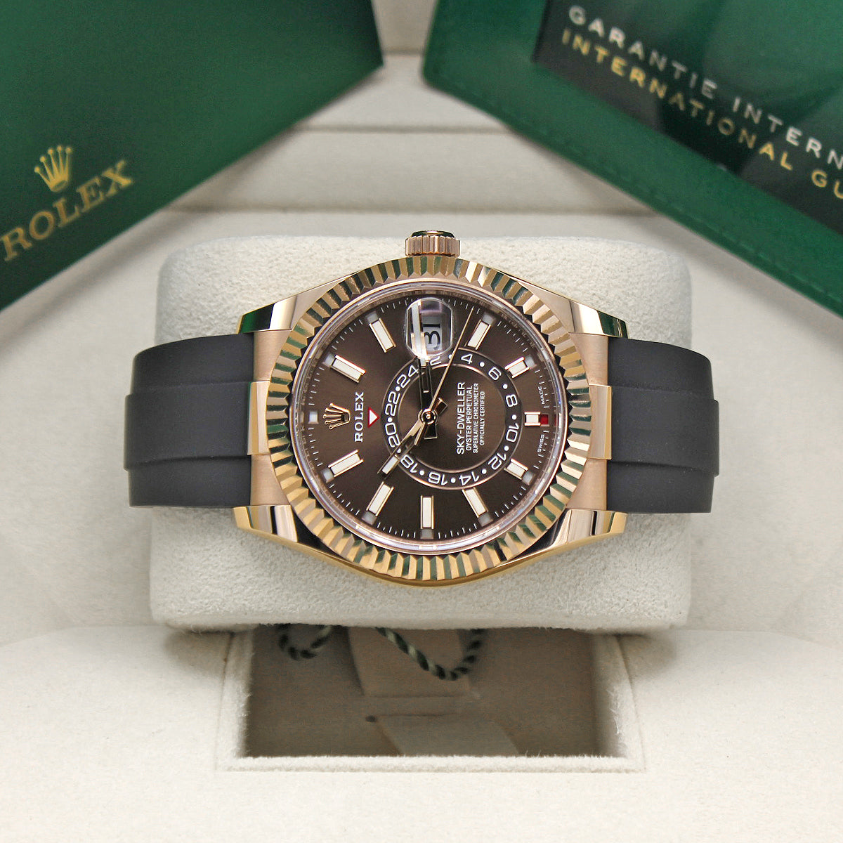 Sky-Dweller 326235 (Chocolate Baton Dial) — 8