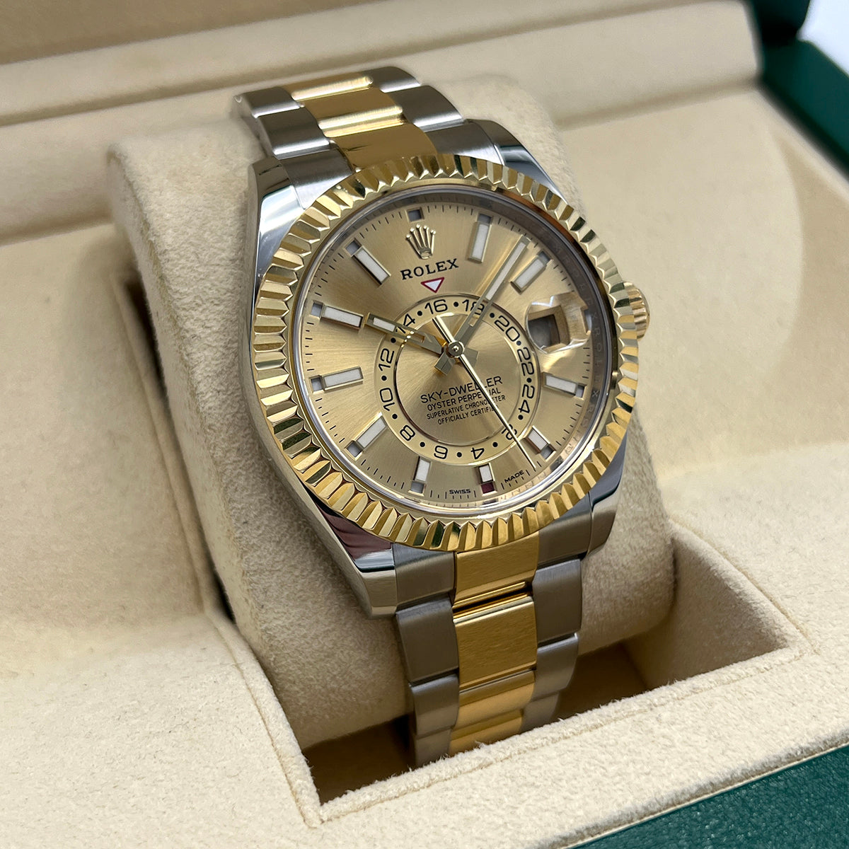 Sky-Dweller 326933 (Champagne Dial) — 6