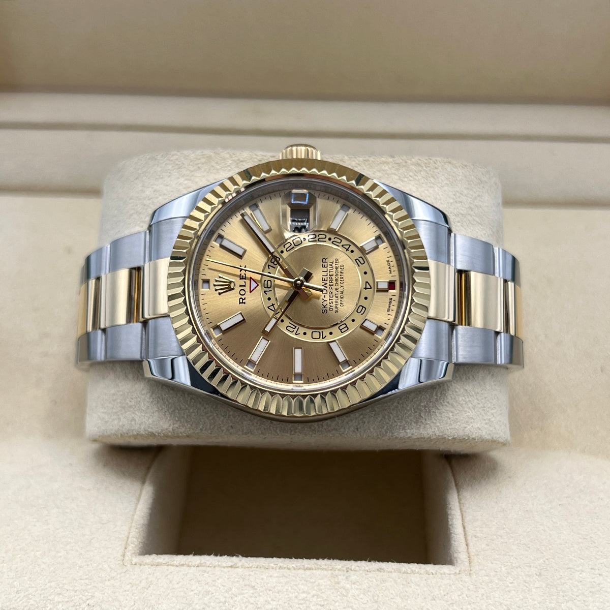 Sky-Dweller 326933 (Champagne Dial) — 9