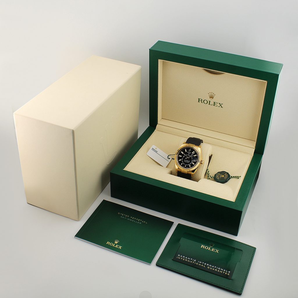 Sky-Dweller 326238 (Black Baton Dial) — 4