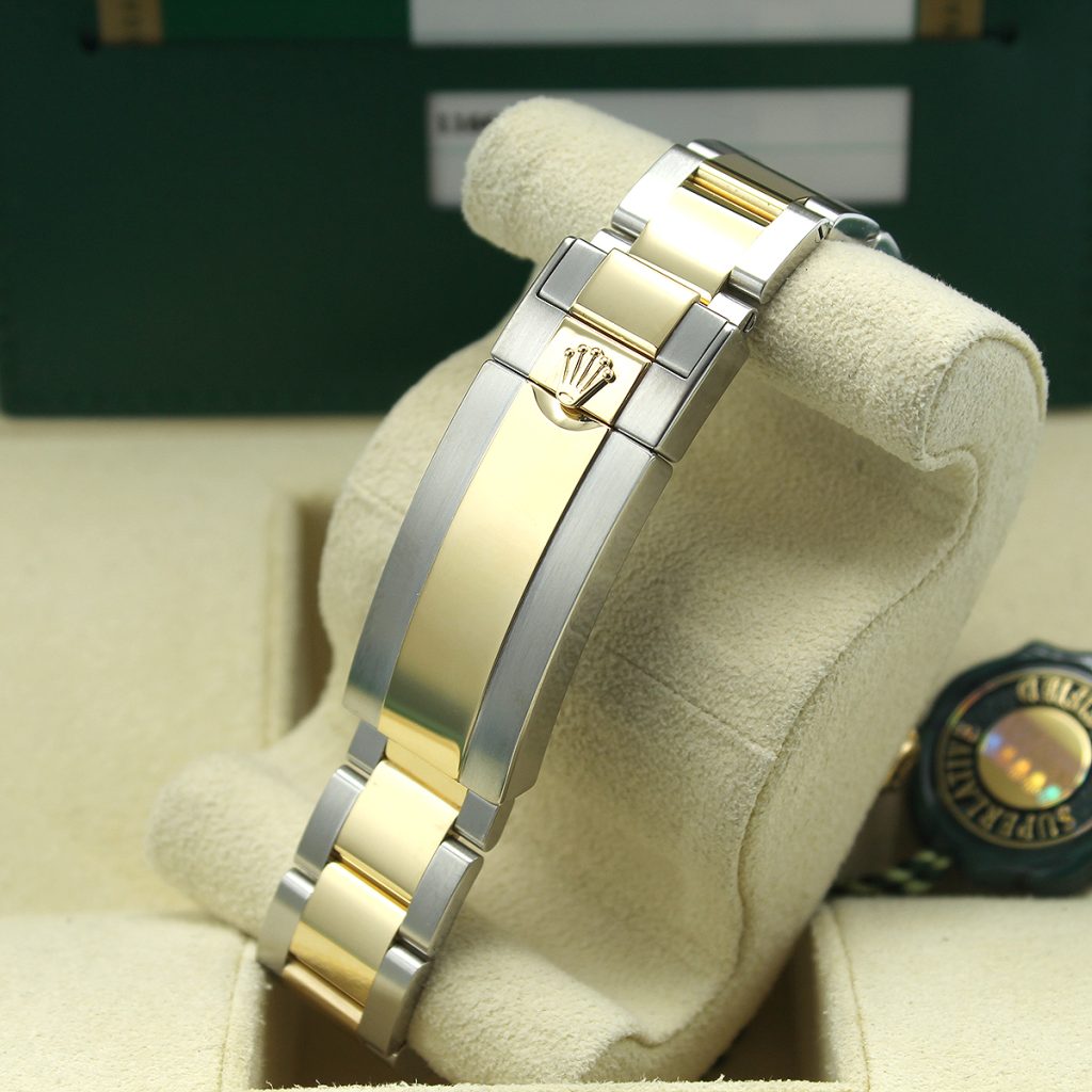 Submariner Date 116613LN — 12